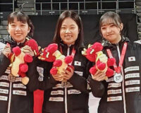 日本女子チーム、世界ボウリング選手権トリオ戦で銀メダルを獲得：佐藤・泉宗・渡辺組が準優勝の快挙